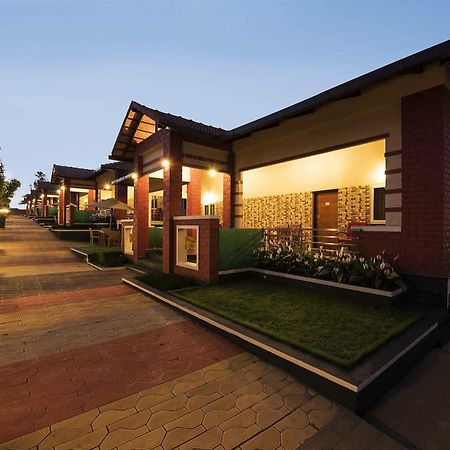 วู้ดสต็อค รีสอร์ต Hotel มาดิเครี ภายนอก รูปภาพ