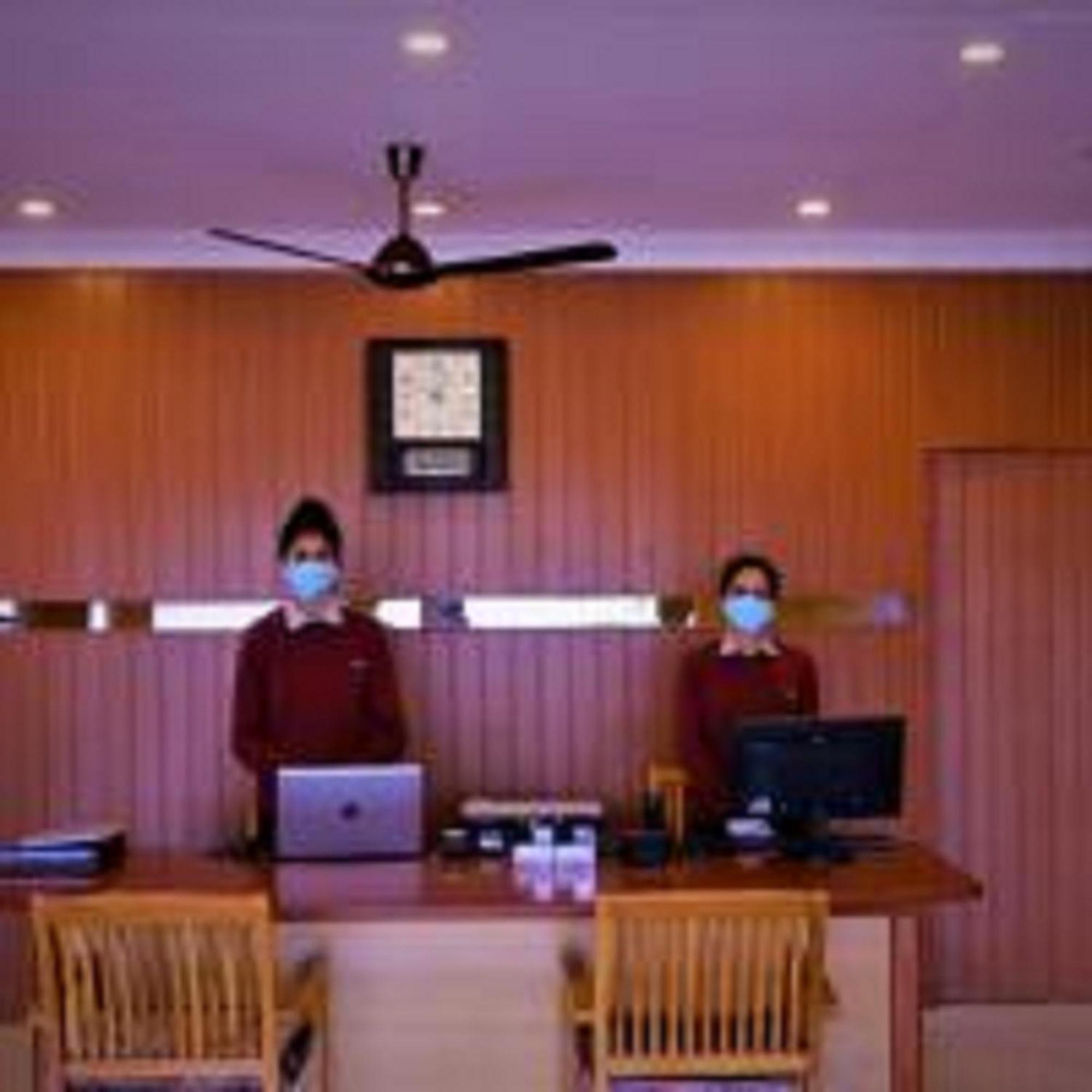 วู้ดสต็อค รีสอร์ต Hotel มาดิเครี ภายนอก รูปภาพ