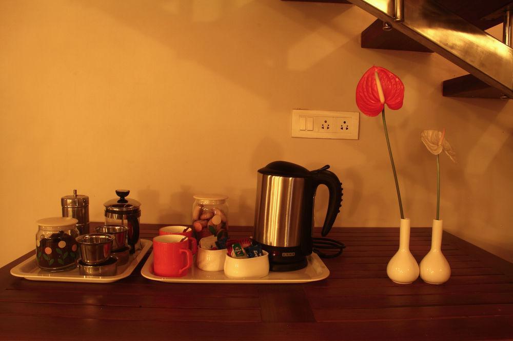 วู้ดสต็อค รีสอร์ต Hotel มาดิเครี ภายนอก รูปภาพ